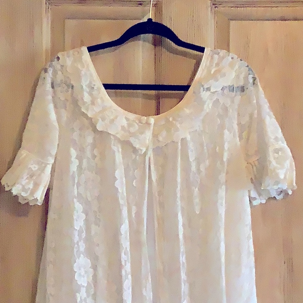 Vintage Bridal Lace cape sleeves bath robe/ night gown